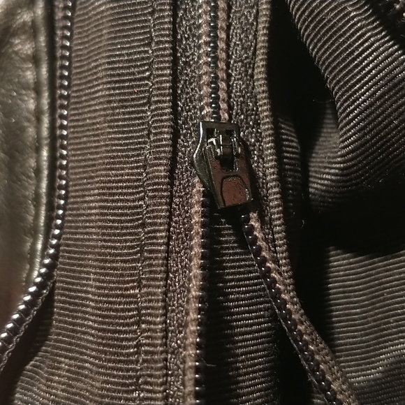 Black crossbody purse 23 in. Strap drop bejeweled Dove brand on zipper defect - Picture 12 of 13